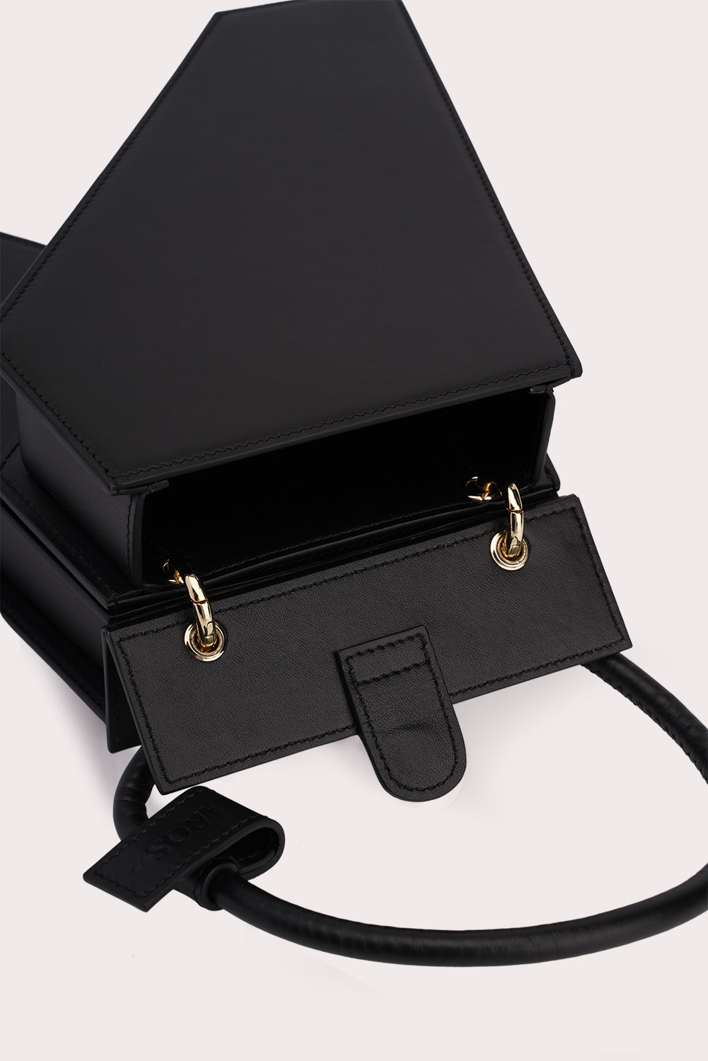 Trapezoid Tapo Bag in Black-3