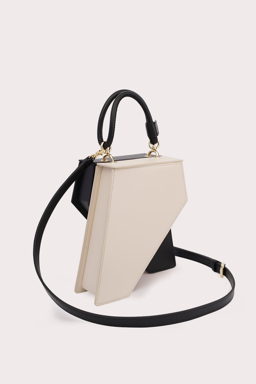 Cruella Trapezoid Tapo Bag in Black and White - Aros