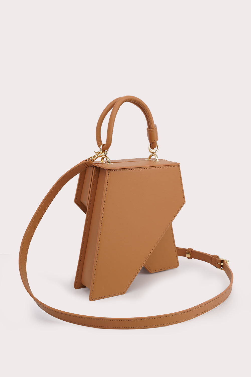 Trapezoid Tapo Bag in caramel-4