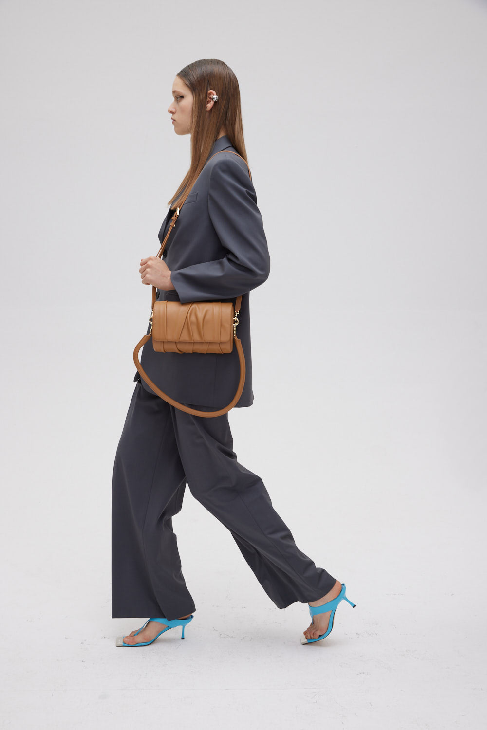 Curved Handle Dundee Bag in Caramel