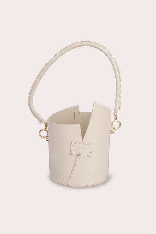 Curved Handle Birkie Bag in Creamy White - Aros