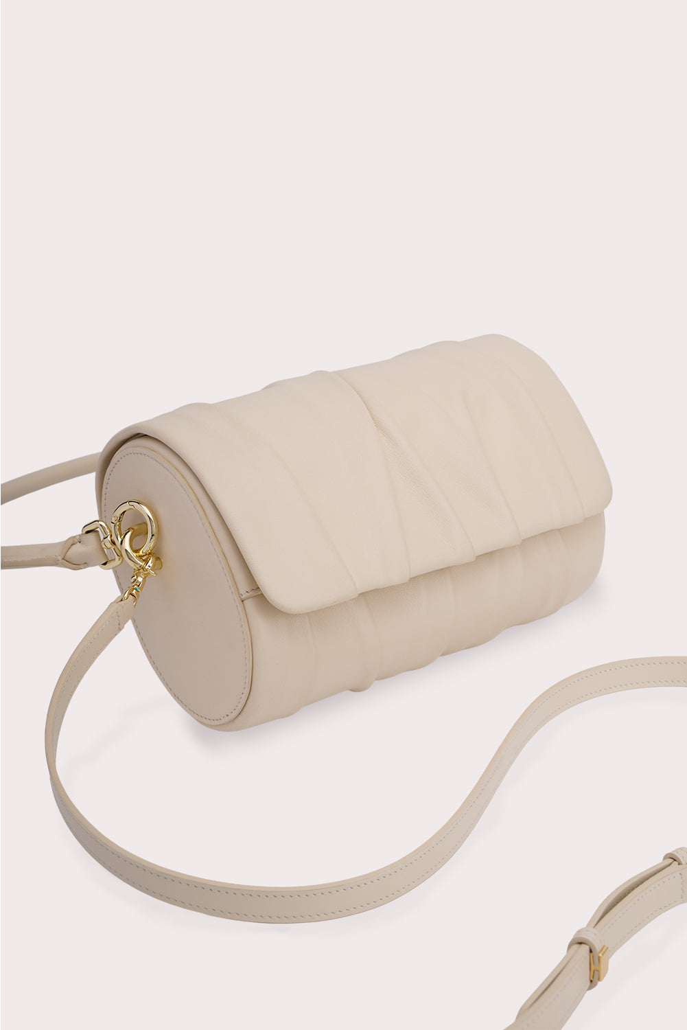 Curved Handle Dundee Bag in Creamy White - Aros