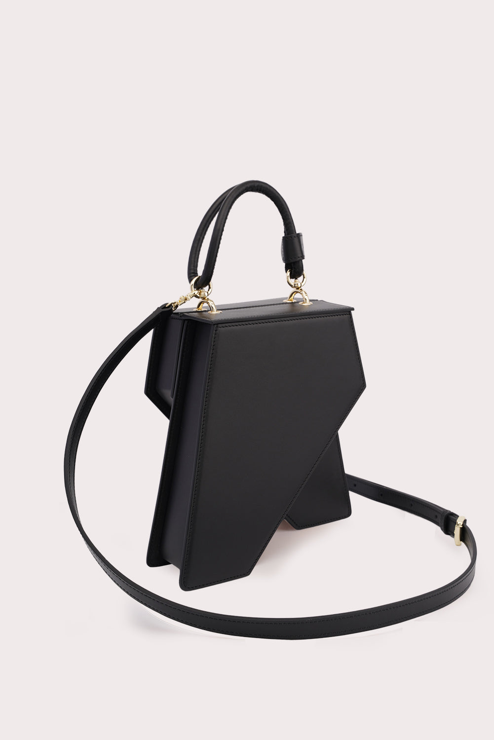 Trapezoid Tapo Bag in Black-4